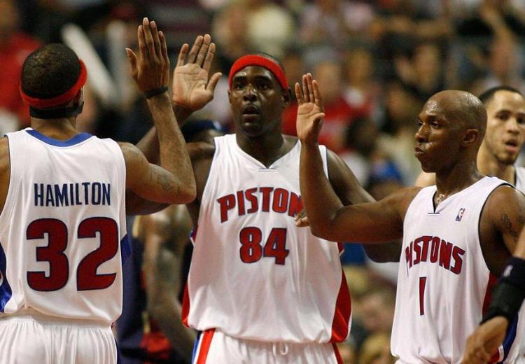 阿莱格里：我绝对没有冒犯裁判；莱奥具备成为中锋的特点（阿莱格里否认冒犯裁判：莱奥具备中锋潜质）