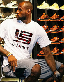 法尔克：格纳布里经纪人已和拜仁谈降薪续约，球员很可能留队（法尔克：格纳布里大概率留队，经纪人与拜仁已谈降薪续约）