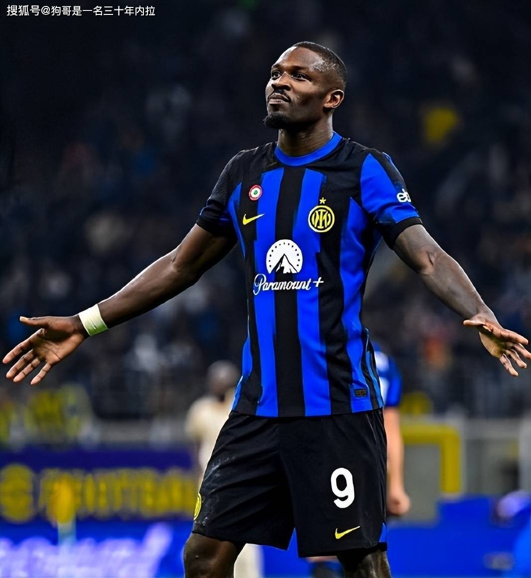 马奎尔和德里赫特确定无缘曼联的下一场比赛。（马奎尔、德里赫特确认缺席曼联下一战）