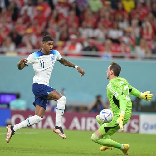 TA分析3-4-3阵型：从链式防守到战术万花筒，攻守易形的现代解法（TA深度解析3-4-3：从链式防守到战术万花筒，攻守随形的现代范式）