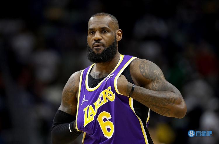 半场：科莫1-0萨索洛，杜维卡斯破门，尼科-帕斯倒钩射门被扑（半场战报：科莫暂1-0萨索洛，杜维卡斯建功，尼科-帕斯倒钩被扑出）