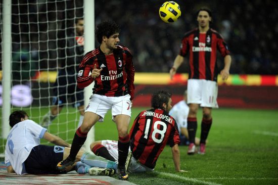 广东险完成大逆转！徐杰轰25+11，奎因27+8，杜锋昏头操作葬送好局（广东险些翻盘！徐杰25+11、奎因27+8，杜锋关键用人失误葬送优势）