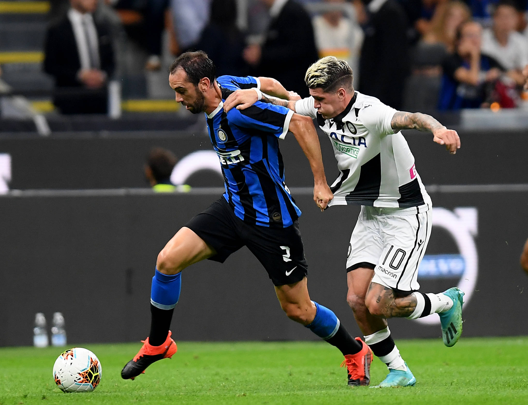 WTT总决赛名场面：王楚钦打服张本陈梦打哭早田 孙颖莎征服众人（WTT总决赛高光瞬间：王楚钦压制张本，陈梦令早田落泪，孙颖莎征服全场）