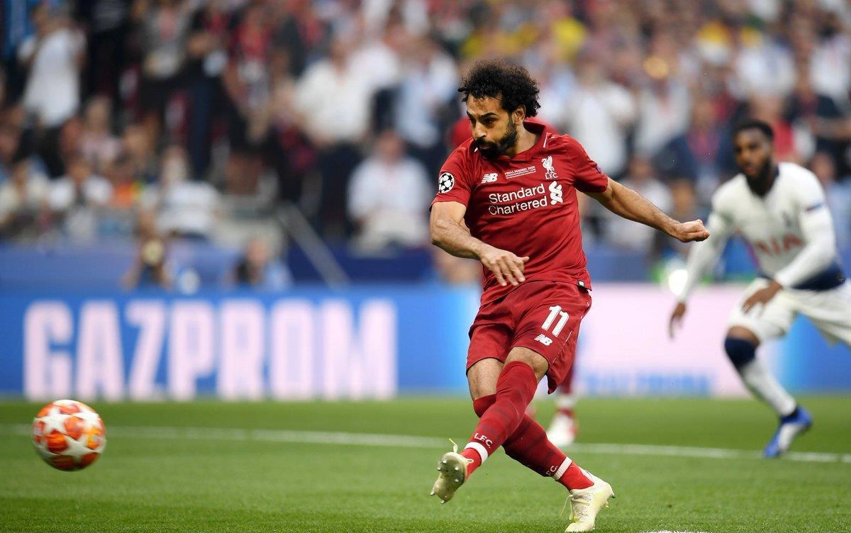 忍俊不禁！梅西、德保罗挤上印度当地小面包车，转身都费劲（笑出声！梅西与德保罗挤进印度小面包车，连转个身都费劲）