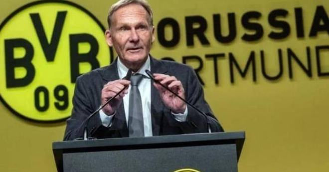 五粮液FIFA2026世界杯官方联名产品全球首发 携手世界杯开启“美酒+体育”跨界叙事新篇（五粮液FIFA 2026世界杯官方联名新品全球发布 与世界杯共启“美酒+体育”跨界新篇章）