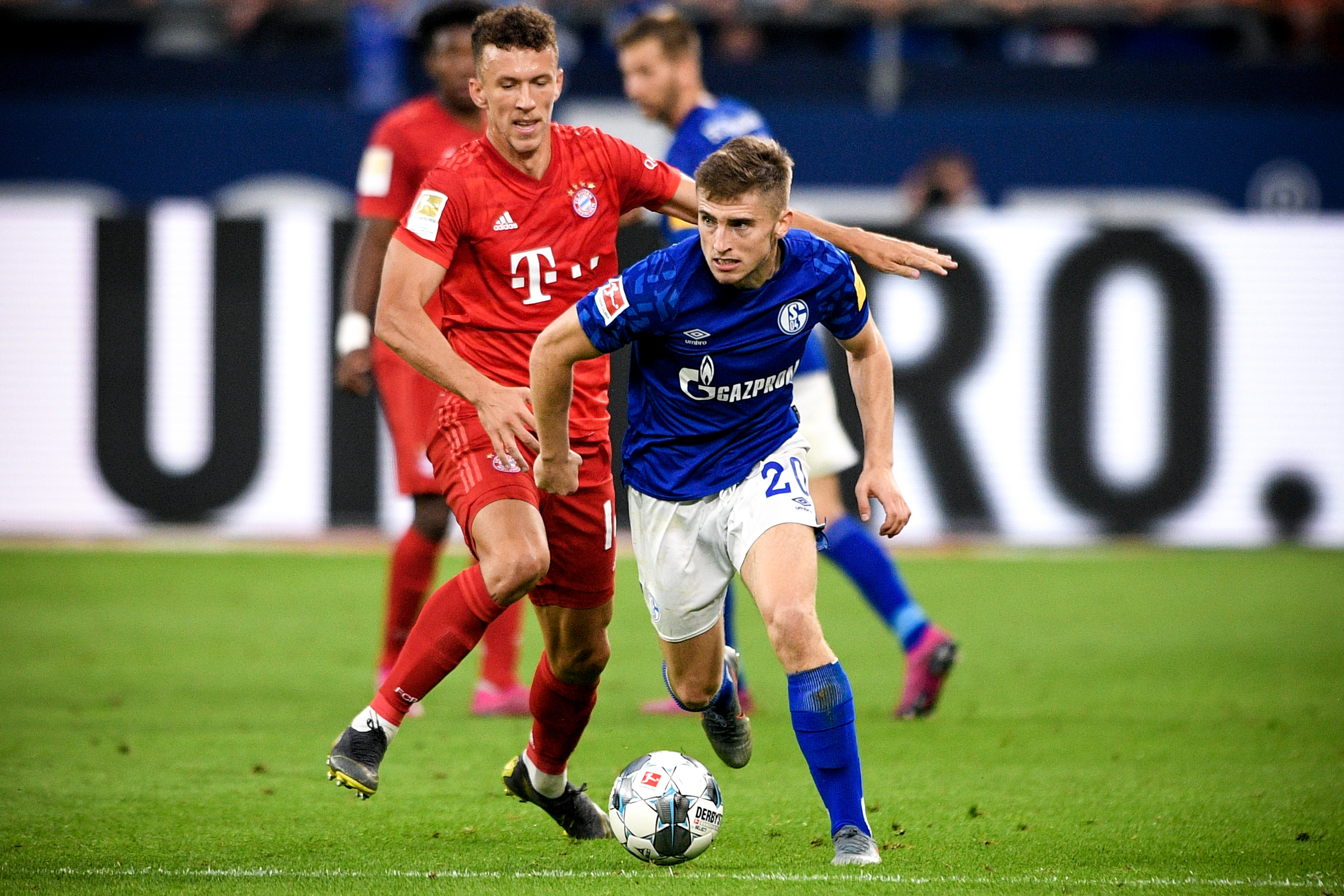 TA：曼城的防守相当稳固；皇马终于踢出了一场有内容的比赛（TA：曼城防守稳如磐石，皇马终于踢出一场有质量的比赛）