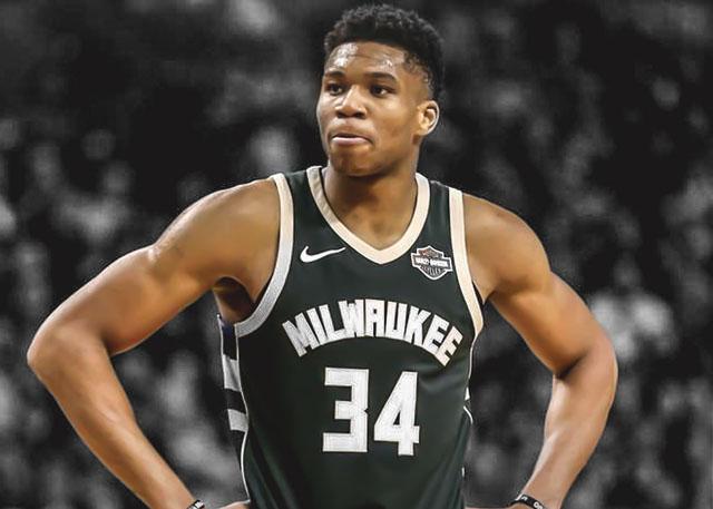 半场三分22中2！科尔：我们有很多优秀射手，命中率总会正常的（半场三分22投仅2中，科尔：我们射手多，命中率会回归正常）