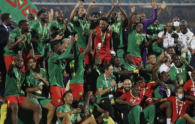 普拉蒂尼等尤文传奇与一线队见面，并参观海瑟尔惨案纪念碑（普拉蒂尼领衔尤文名宿与一线队会面，赴海瑟尔惨案纪念碑缅怀）