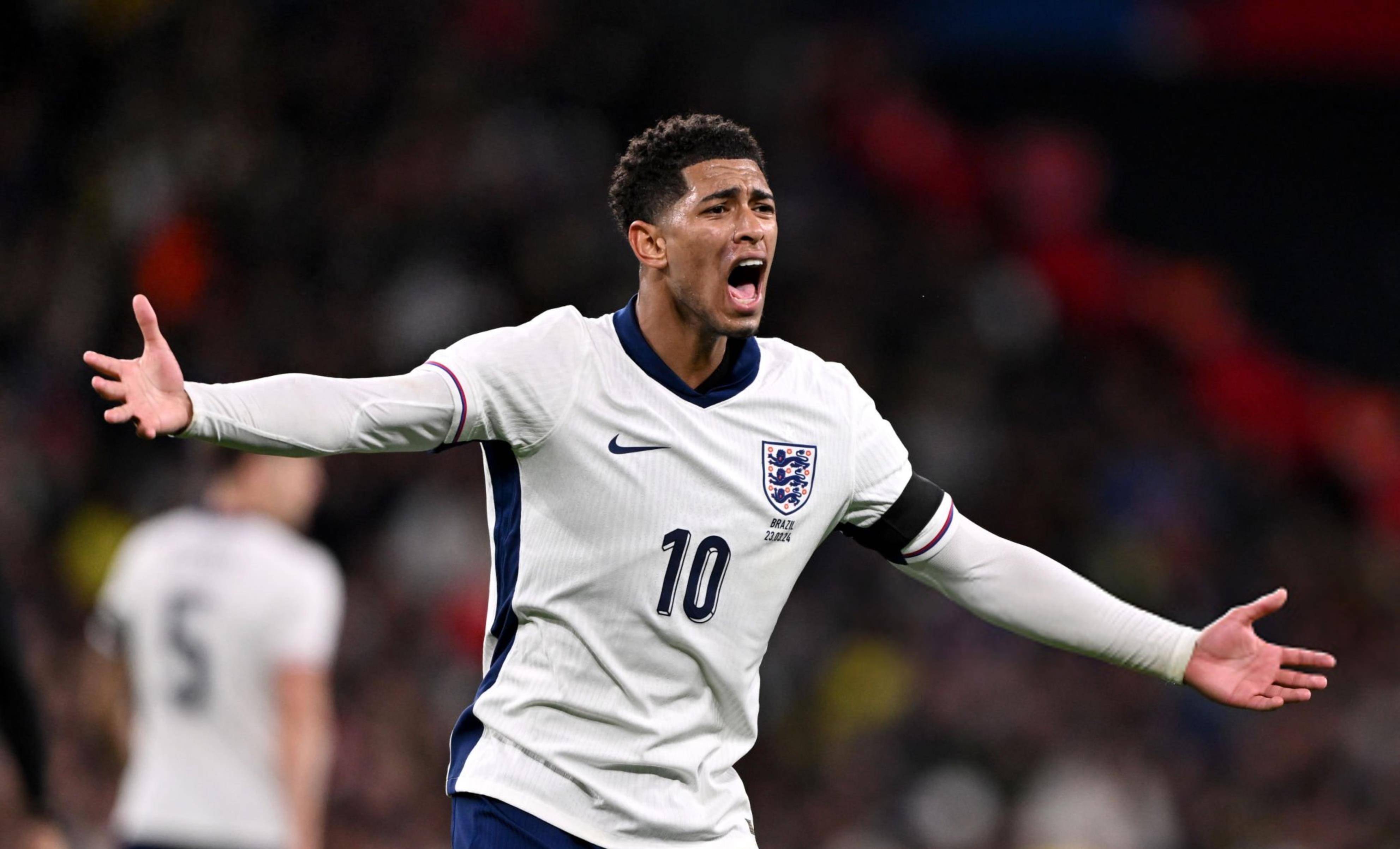 拜仁慕尼黑客场大胜勒沃库森（拜仁慕尼黑客场横扫勒沃库森）