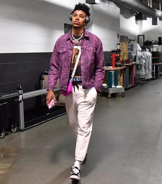 TA：皇马过度依赖姆巴佩，其他攻击手应该挺身而出（TA：皇马对姆巴佩依赖过深，其余进攻球员该站出来分担火力）