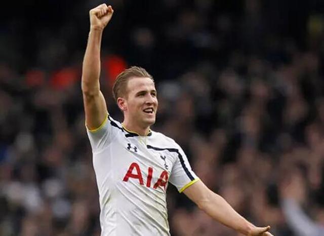 雄鹿官方：球队正式签下阿米尔-科菲 球员上赛季场均9.7分1.1助